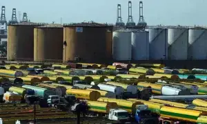 Govt says fuel reserves sufficient for 27 days Govt says fuel reserves sufficient for 27 days