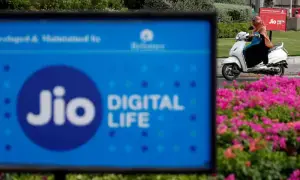 Reliance Jio in talks with investors to sell 8% of individual stakes in IPO, sources say