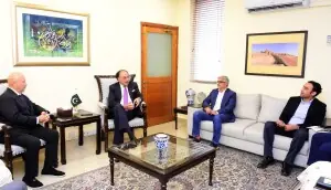 Telecom operator unveils $1bn investment plan in meeting with finance minister