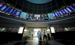 Dubai leads Gulf stocks higher on hopes of de-escalation in Iran war