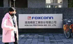 Foxconn first-quarter revenue jumps, company cautions on geopolitics