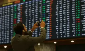 KSE-100 gains over 800 points amid easing geopolitical tensions