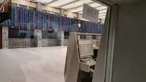 KSE-100 Index adds 466 points after volatile session