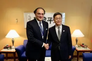 Aurangzeb holds bilateral meetings with Chinese, other global leaders