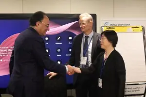 Aurangzeb discusses infrastructure financing, strategic engagement with AIIB president