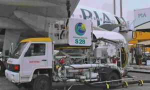 Major airports hold 10-12 days of jet fuel