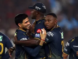 Holder brings 'sprinkling of stardust' as Gujarat beat RCB