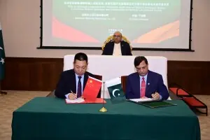 Pakistan, China sign deals on machinery, vaccines, medical tech