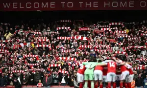 Arsenal breeze past Fulham to open six-point gap over Man City
