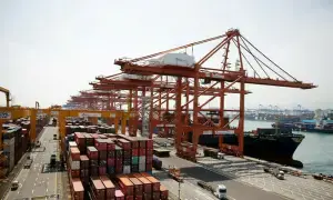 China April exports rebound strongly after sluggish March, trade surplus widens