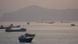 Explosions heard in Iran's Qeshm island due to disposal of enemy ammunition
