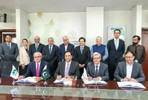 Pakistan revives offshore oil, gas hunt after two decades