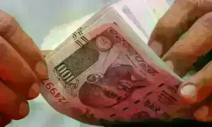 India bonds reverse gains as report RBI mulling rate hike outweighs external support