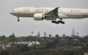 Etihad Airways orders widebody planes, sees return to pre-war capacity in June