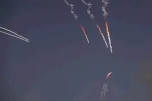 US launches new strikes after Trump threatens to attack Iran 'very hard'