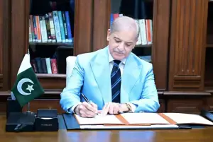 وزیراعظم نے سوئٹزرلینڈ کا دورہ ملتوی کردیا، سرکاری ٹی وی وزیراعظم نے سوئٹزرلینڈ کا دورہ ملتوی کردیا، سرکاری ٹی وی