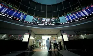 Most Gulf markets ease as caution lingers, rate concerns persist