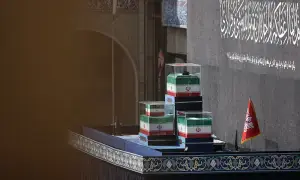 'آؤ نوحہ کریں'، خامنہ ای کو الوداع کہنے ایرانی امڈ آئے