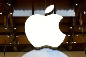 Apple briefly tops $5 trillion market value for first time Apple briefly tops $5 trillion market value for first time
