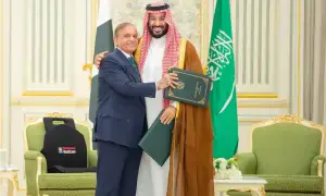 خلیجی کشیدگی: وزیراعظم شہباز شریف اور فیلڈ مارشل عاصم منیر کی سعودی ولی عہد سے ملاقات متوقع خلیجی کشیدگی: وزیراعظم شہباز شریف اور فیلڈ مارشل عاصم منیر کی سعودی ولی عہد سے ملاقات متوقع