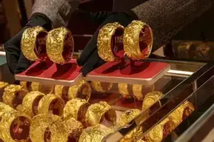 Gold price per tola gains Rs11,300 in Pakistan