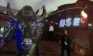 Indian shares rise, end longest weekly losing streak in 25 years