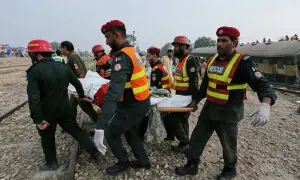 Four killed, 49 injured as Rehman Baba Express derails near Multan