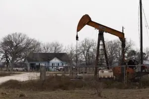 Oil prices fall as investors weigh supply outlook, Middle East tensions Oil prices fall as investors weigh supply outlook, Middle East tensions