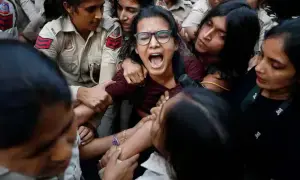بھارت میں کاکروچ تحریک کے بانی، طلبہ رہنما گرفتار