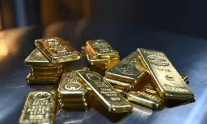 Gold price per tola falls Rs1,300 in Pakistan