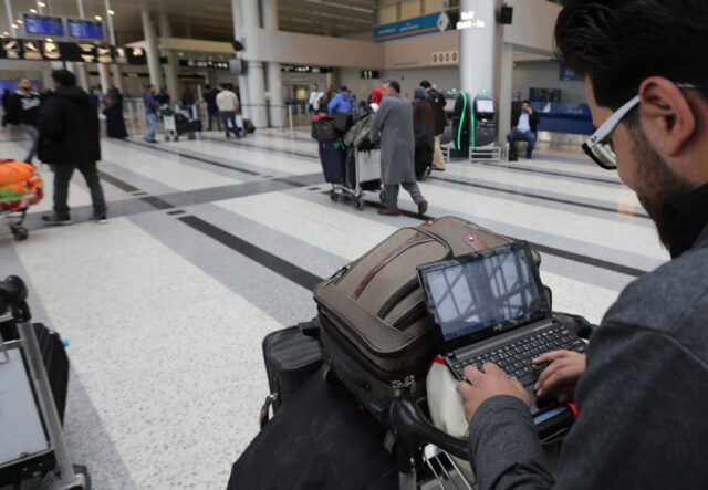 Laptop ban hits Dubai for 1.1mn weekend travellers Laptop ban hits Dubai for 1.1mn weekend travellers