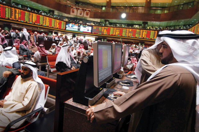 Gulf stocks mixed, reforms support Saudi shares