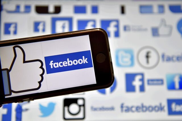 Facebook adds camera features, moving closer to Snapchat