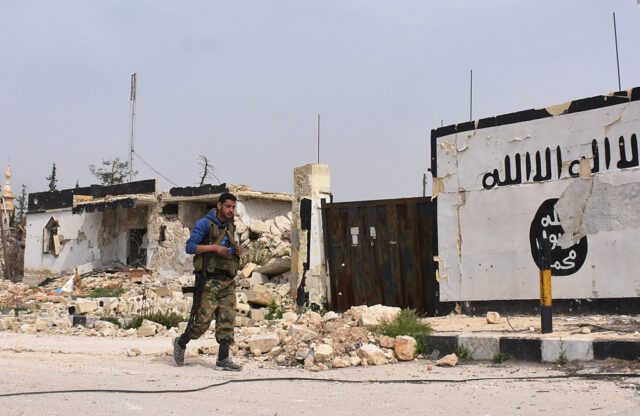 IS fighters in Mosul provoking coalition strikes on civilians: US military