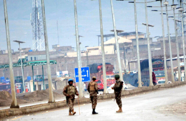Pakistan building border fence with Afghanistan: officials