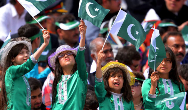 Pakistan Day: PTI distributes one Lakh national flags in Karachi