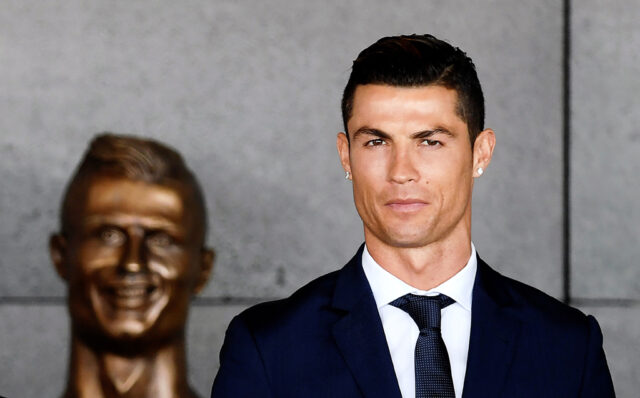 Funny Ronaldo statue sparks social media outcry Funny Ronaldo statue sparks social media outcry