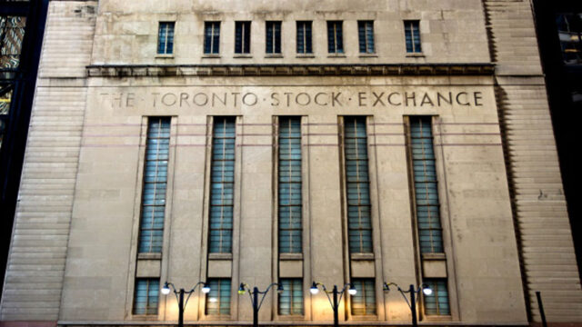 TSX slips as oil prices weigh on energy shares