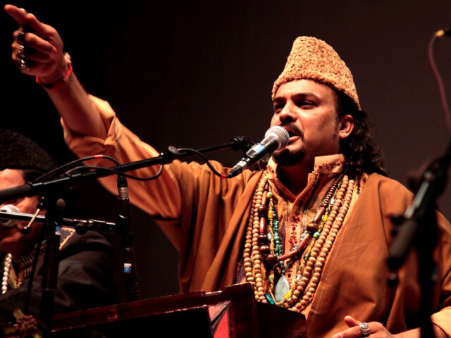 Amjad Sabri's family decides to leave Pakistan over 'security concerns' Amjad Sabri's family decides to leave Pakistan over 'security concerns'