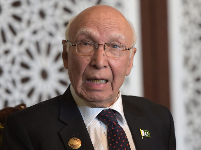 Sartaj stresses close Pak-Afghan cooperation on security, border management