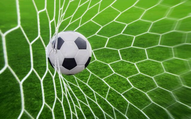Football: Toulouse sack pellet gun attack pair Football: Toulouse sack pellet gun attack pair