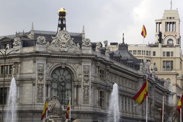Spain's central bank ups 2017 growth forecast