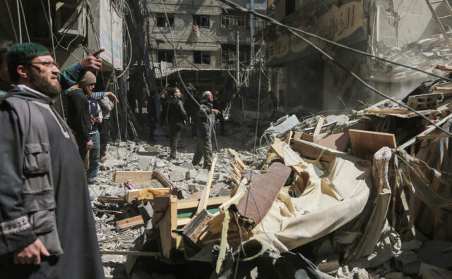 Syrian aid group says 100 people killed, 400 injured in chemical attacks