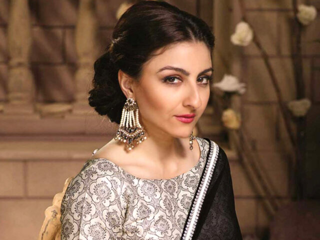 Soha Ali Khan receives hate comments for wearing saree Soha Ali Khan receives hate comments for wearing saree