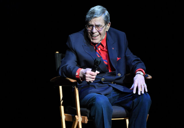 Comedy legend Jerry Lewis dies at 91 Comedy legend Jerry Lewis dies at 91