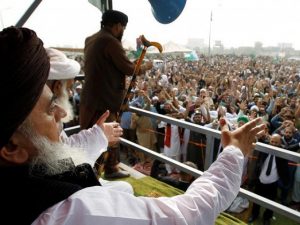 Court orders protesting religious parties to end Islamabad sit-in