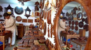 Wooden decoration piece