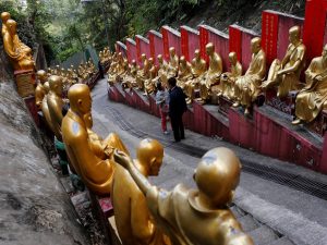 Arhan statues