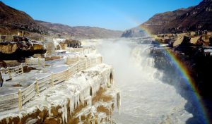 Frozen handrails at Yellow River