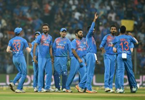 Disciplined India restrict Sri Lanka to 135-7 in 3rd T20